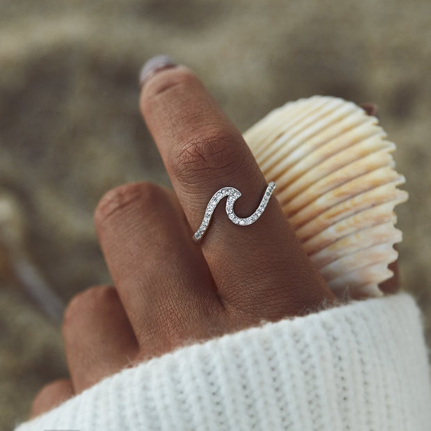 Make 2021 your beach wave ring